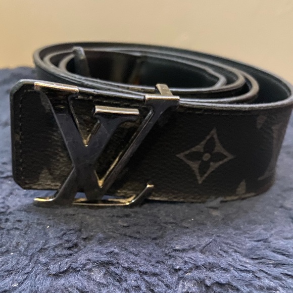 LV Initiales 40mm Matte Black Belt - Picture 13 of 15